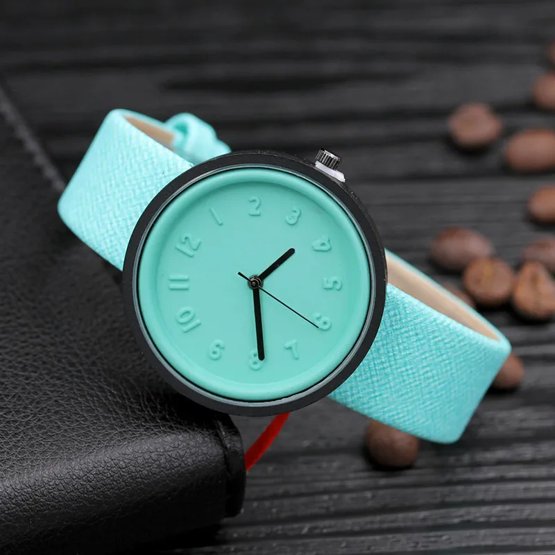 Модные женские часы для отдыха с кожаным ремешком кварцевые аналоговые