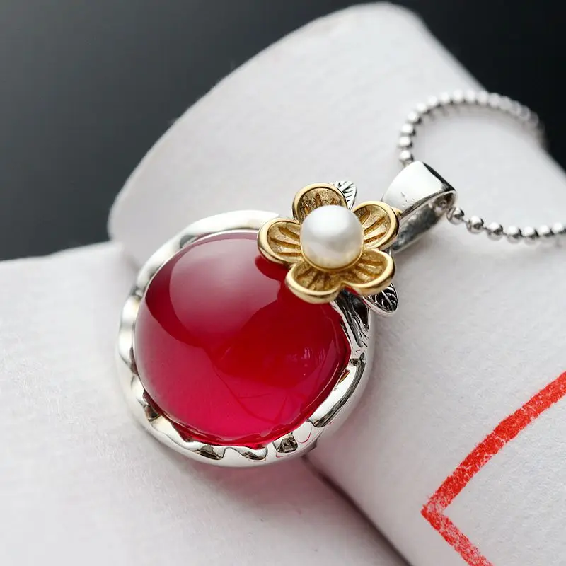 925 pure silver handmade set with red corundum Thai silver pendant ladies retro pendant
925 pure silver handmade set with red corundum Thai silver pendant ladies retro pendant
