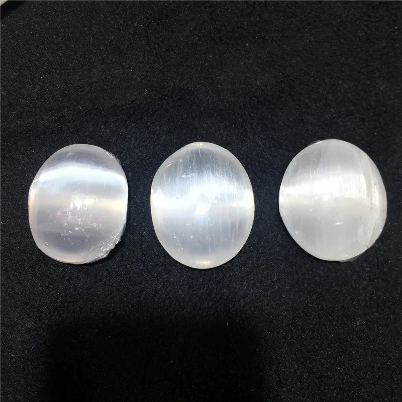 3pcs cute small size natural stones and minerals white gypsum ellipsis shape tumble stone Palm play stone for home decoration
3pcs cute small size natural stones and minerals white gypsum ellipsis shape tumble stone Palm play stone for home decoration