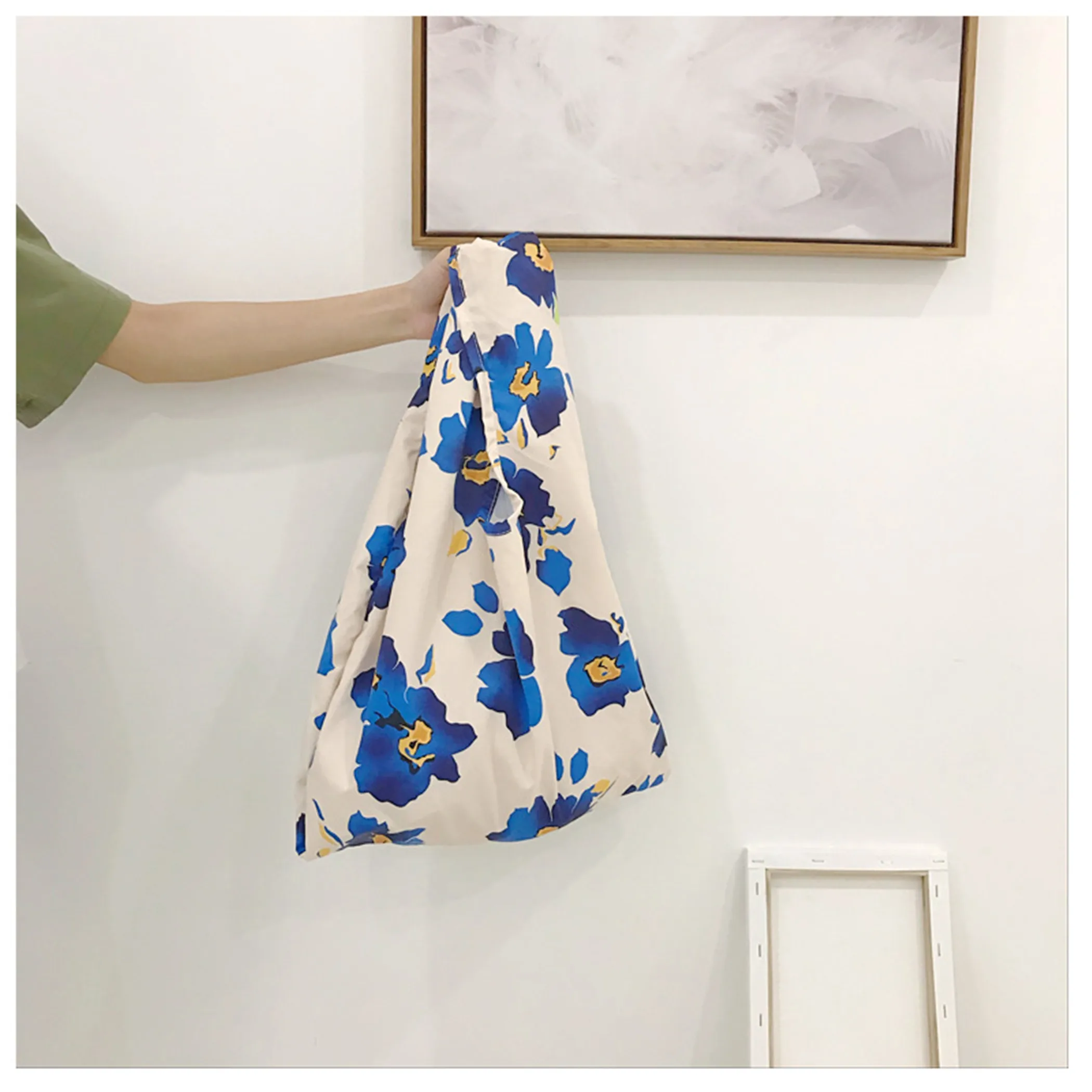 Cotton Canvas Eco Shopping Market Bag Wrist Bag Hand Bag Print Blue Flower CYA81
Cotton Canvas Eco Shopping Market Bag Wrist Bag Hand Bag Print Blue Flower CYA81