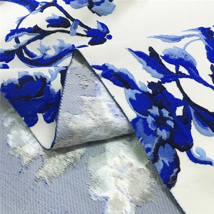 Blue and white porcelain fashion jacquard positioning seasons dress suit fabric wholesale 
Blue and white porcelain fashion jacquard positioning seasons dress suit fabric wholesale