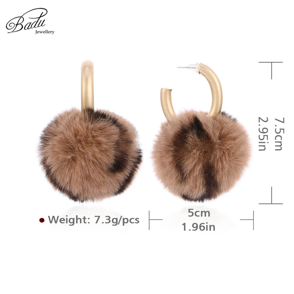 Badu Vintage Artificial Ball Stud Earring for Women Winter Style Leopard Golden Stud Earrings Christmas Jewelry Wholesale
Badu Vintage Artificial Ball Stud Earring for Women Winter Style Leopard Golden Stud Earrings Christmas Jewelry Wholesale