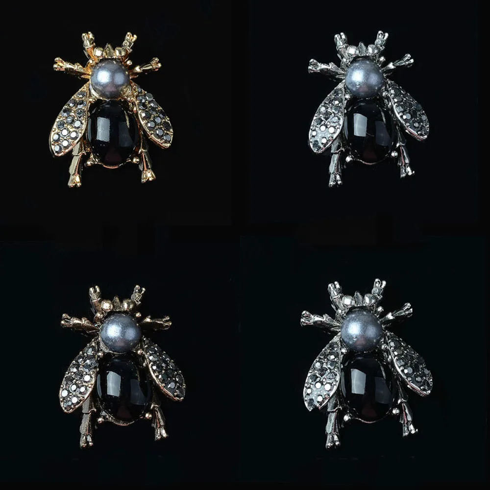 2pcs/lot Diamond Studded Insects Bee Buckles Rhinestones Buttons Badge Brooch Pin Women DIY Aceessories for Bag Shoes Clothing
2pcs/lot Diamond Studded Insects Bee Buckles Rhinestones Buttons Badge Brooch Pin Women DIY Aceessories for Bag Shoes Clothing