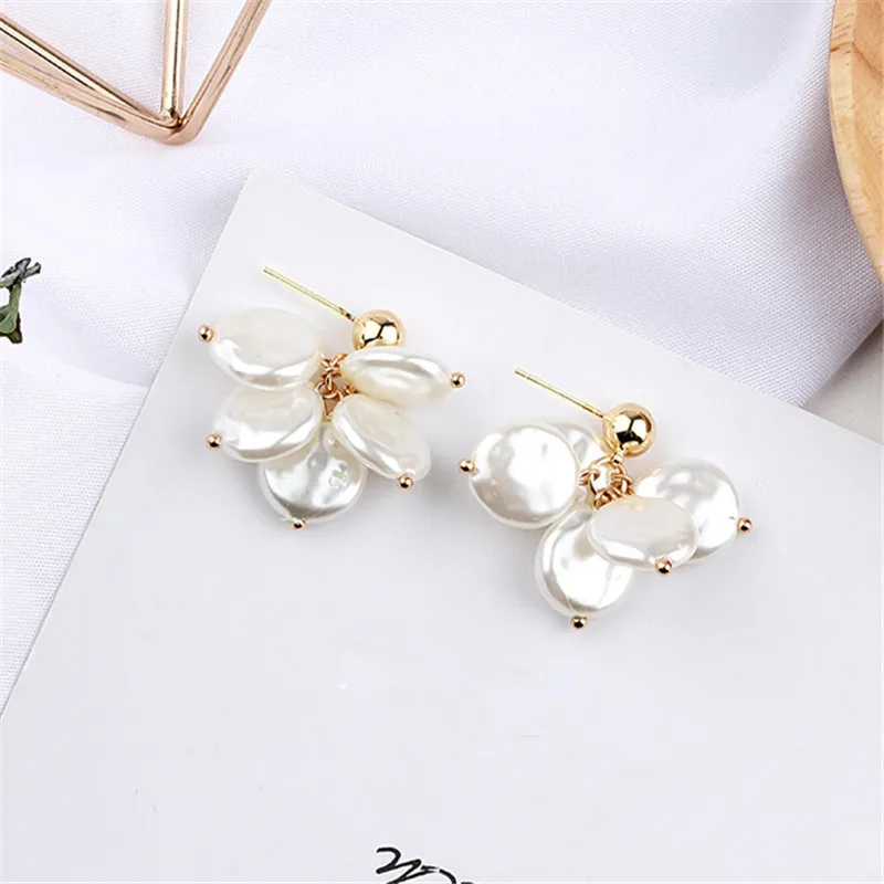 Fashion pearl stud earring Female Popular flat pearl mini stud earrings girl 2019 popular Cabinet delicate earrings for women
Fashion pearl stud earring Female Popular flat pearl mini stud earrings girl 2019 popular Cabinet delicate earrings for women