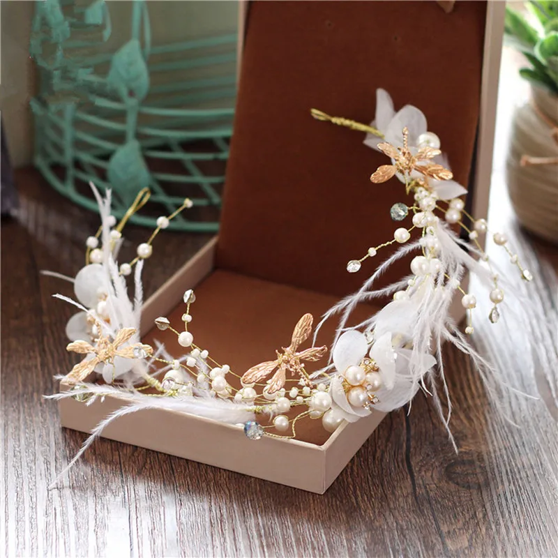 New Korean Style Pearl Silk Yarn Bride Hair Beautiful Fairy Gold Dragonfly White Feather Headwear Accessories 0414-04
New Korean Style Pearl Silk Yarn Bride Hair Beautiful Fairy Gold Dragonfly White Feather Headwear Accessories 0414-04