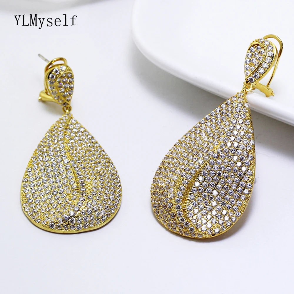 Big women earring party jewelry micro pave cubic zirconia crystal top jewellery White and Gold-color large drop earrings
Big women earring party jewelry micro pave cubic zirconia crystal top jewellery White and Gold-color large drop earrings