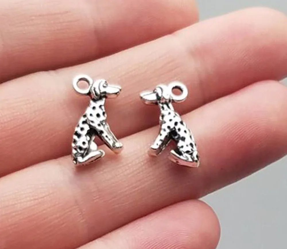 30pcs/Lot--17x9mm Antique Silver Plated Dog Charms Pet Animals Pendants For Diy Keychain Supplies Jewelry Making Accessories
30pcs/Lot--17x9mm Antique Silver Plated Dog Charms Pet Animals Pendants For Diy Keychain Supplies Jewelry Making Accessories