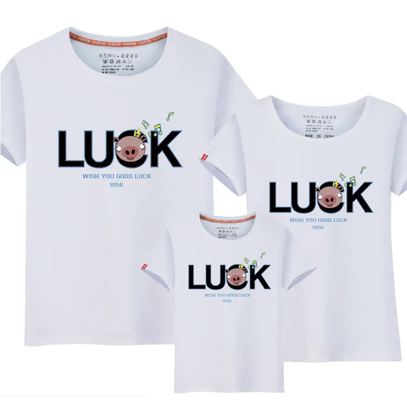 Family matching outfits Mom Mommy and me clothes Luck Letter Short sleeved T-shirt Mother daughter dresses family clothing 6XL
Family matching outfits Mom Mommy and me clothes Luck Letter Short sleeved T-shirt Mother daughter dresses family clothing 6XL