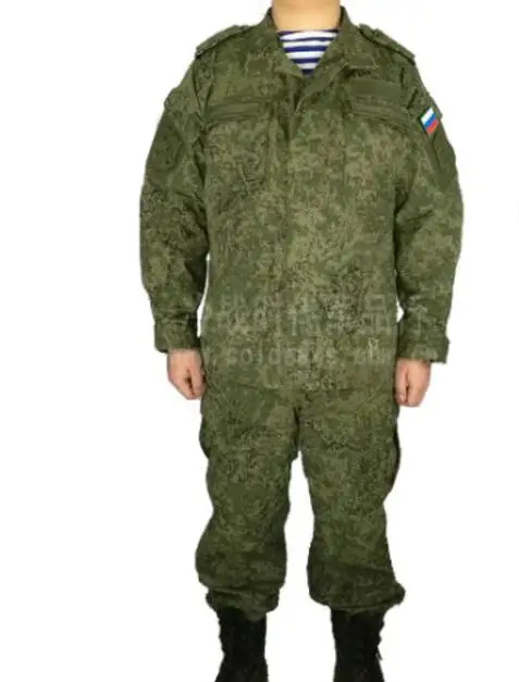 Russian Military uniform Woodland digital Camouflage suit Army uniform Men Green
Russian Military uniform Woodland digital Camouflage suit Army uniform Men Green
