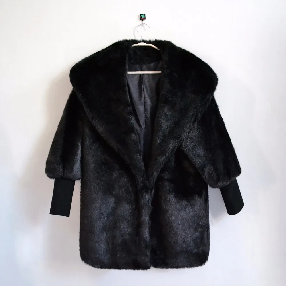 Nice Autumn High Quality Women Winter Big Lapel Loose Bat Warm Thick Faux Rabbit Fur Coat Plush Coat Cardigan Cardigans Jacket
Nice Autumn High Quality Women Winter Big Lapel Loose Bat Warm Thick Faux Rabbit Fur Coat Plush Coat Cardigan Cardigans Jacket