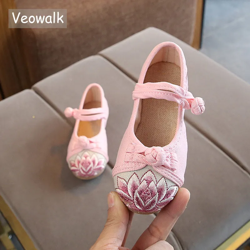 Veowalk Lotus Embroidered Little Girls Comfort Cotton Ballet Flats Kids Soft Canvas Children Teenagers School Dance Shoes
Veowalk Lotus Embroidered Little Girls Comfort Cotton Ballet Flats Kids Soft Canvas Children Teenagers School Dance Shoes