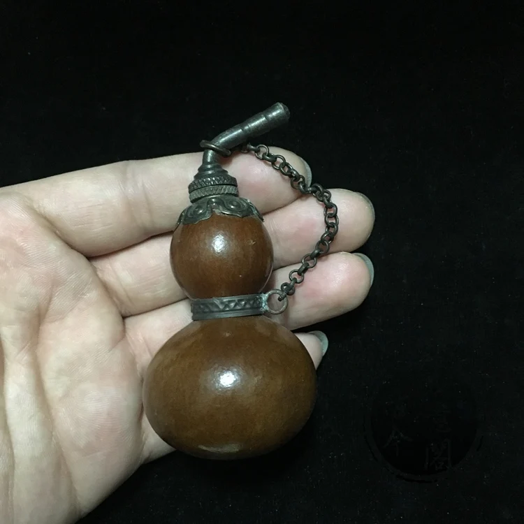Antique Old QingDynasty Natural gourd snuff bottle smoking,hand crafts,best collection&adornment,free shipping
Antique Old QingDynasty Natural gourd snuff bottle smoking,hand crafts,best collection&adornment,free shipping