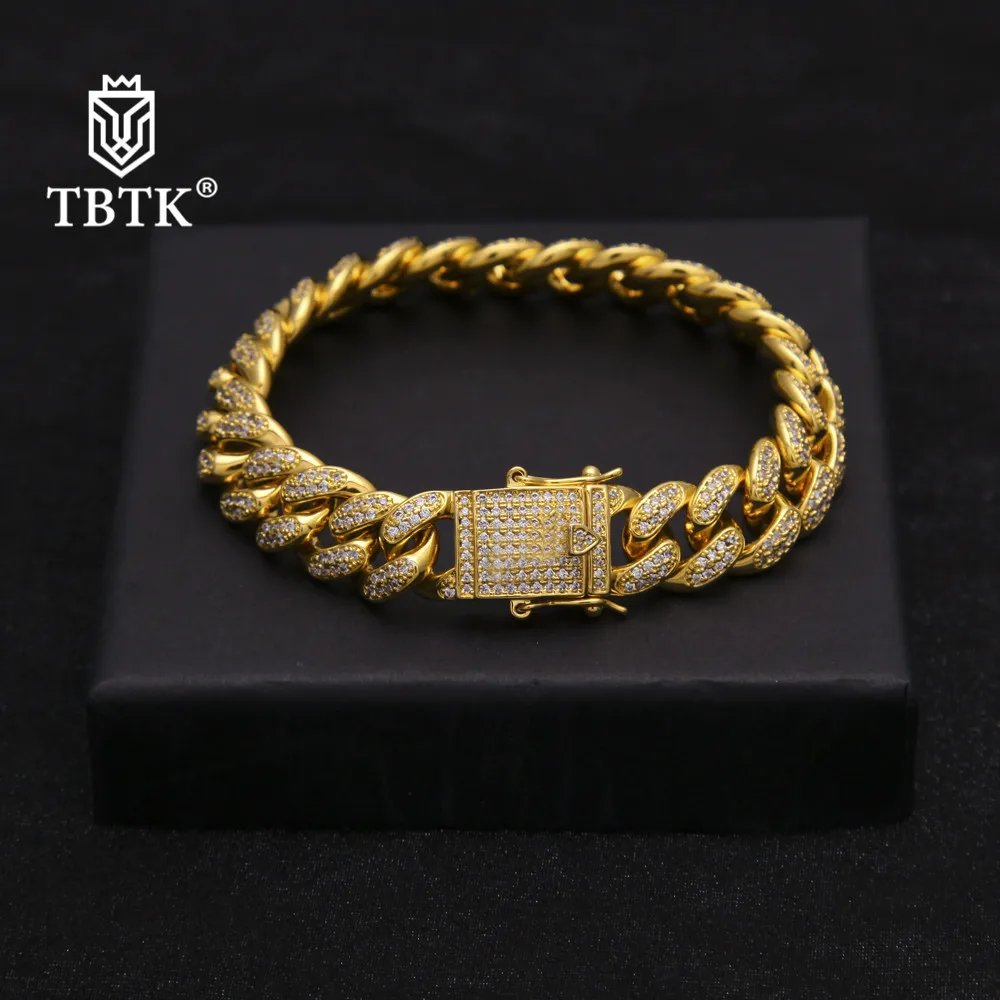 TBTK Paved Full Bling Clear Zircon Stone Triple Lock Bracelet Gold Box Clasp Connecting Bracelet Luxury Jewelry Punk Style Gift
TBTK Paved Full Bling Clear Zircon Stone Triple Lock Bracelet Gold Box Clasp Connecting Bracelet Luxury Jewelry Punk Style Gift