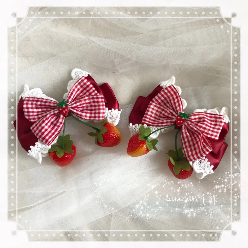 Hand made the original Lolita "strawberry jam" strawberry Japanese sweet side clip hair accessories
Hand made the original Lolita "strawberry jam" strawberry Japanese sweet side clip hair accessories