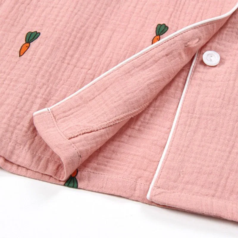 2019 Spring Couple Sleepwear Men And Women Pajamas Set Long Sleeve Cute Cartoon Carrot Printed 100% Gauze Cotton Soft Homewear
2019 Spring Couple Sleepwear Men And Women Pajamas Set Long Sleeve Cute Cartoon Carrot Printed 100% Gauze Cotton Soft Homewear