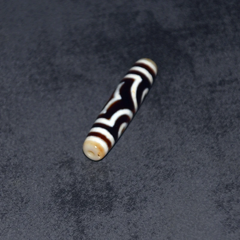 Tibetan FengShui DZI old black/white 3 eyes 12*54mm agate beads men&women jewelry necklace pendant amulet Free Shipping
Tibetan FengShui DZI old black/white 3 eyes 12*54mm agate beads men&women jewelry necklace pendant amulet Free Shipping