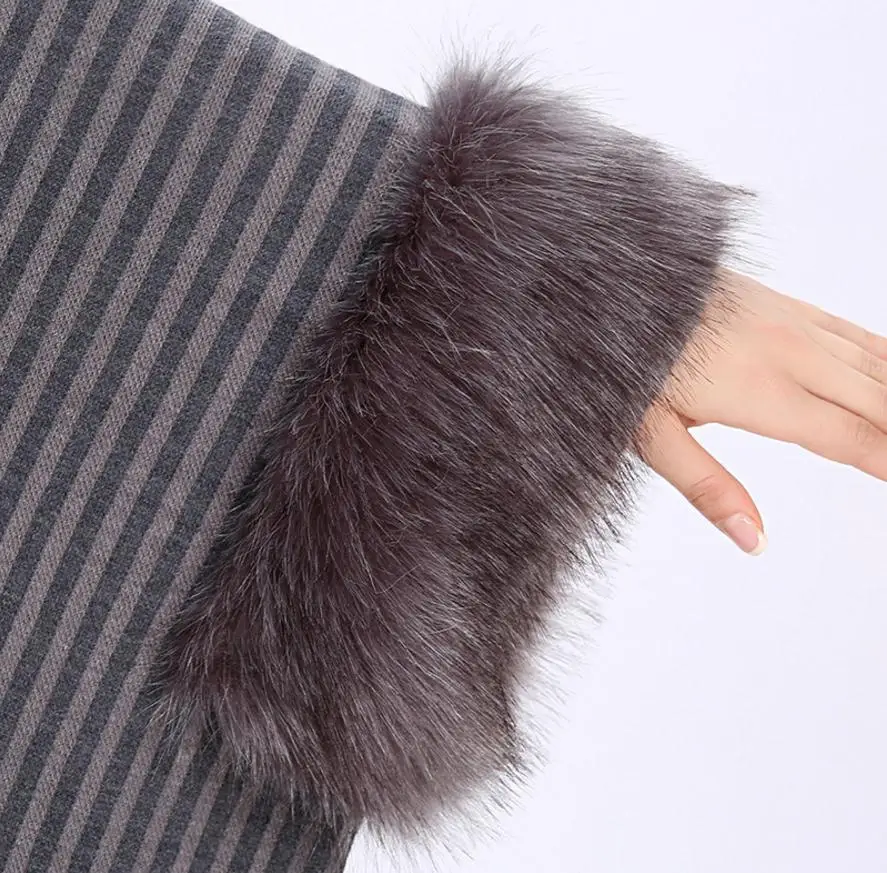 2019 Winter Luxury Faux Fox Fur Poncho knit Faux Fur Coat New Long Sleeve Plaid Knitted warm Cardigan Shawl Cape Wool WJ1312
2019 Winter Luxury Faux Fox Fur Poncho knit Faux Fur Coat New Long Sleeve Plaid Knitted warm Cardigan Shawl Cape Wool WJ1312