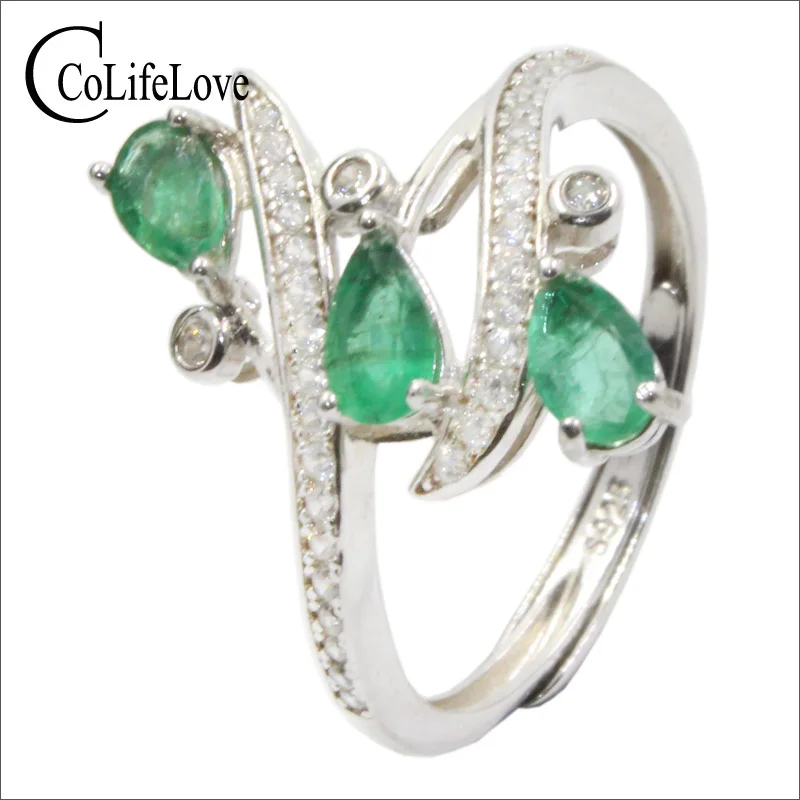 Кольцо женское из серебра 925 пробы с изумрудом, 3 шт.
Кольцо женское из серебра 925 пробы с изумрудом, 3 шт.