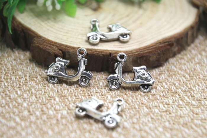 15pcs--Scooter Charms Antique Tibetan Silver Tone Motorbike Vespa Moped Motorcycle pendants charms 19x15mm
15pcs--Scooter Charms Antique Tibetan Silver Tone Motorbike Vespa Moped Motorcycle pendants charms 19x15mm