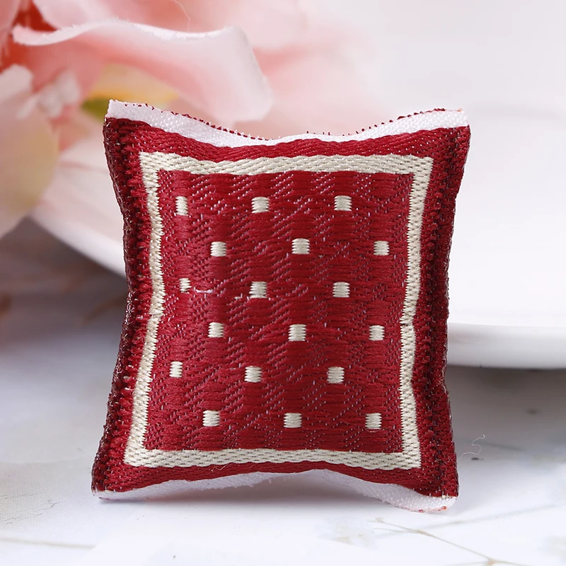 1:12 Miniature Red Square Pillow Doll House Turkish Square Pillow Miniature Dollhouse Bedroom Furniture Accessories
1:12 Miniature Red Square Pillow Doll House Turkish Square Pillow Miniature Dollhouse Bedroom Furniture Accessories