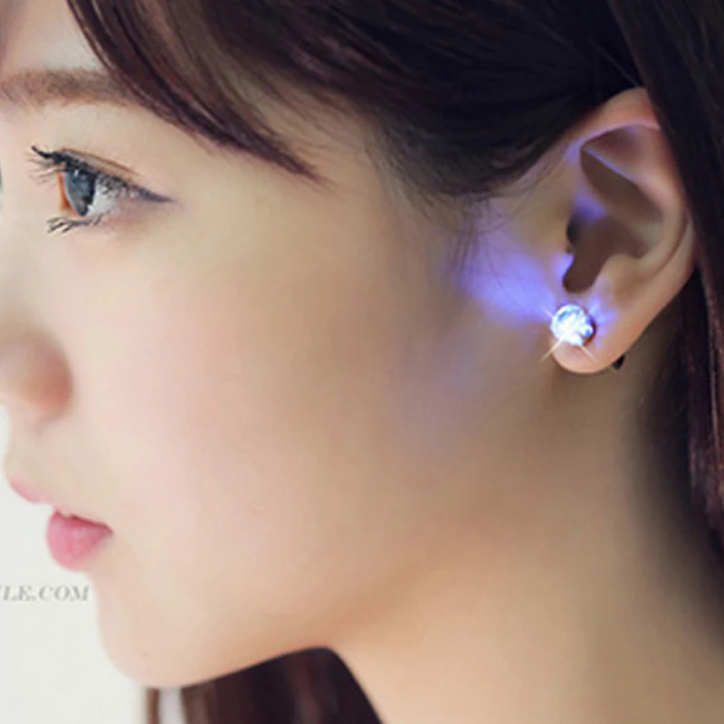 Fashion Light Up diamond Glow Crystal Stainless Steel Stud Earring Jewelry For women Christmas gifts Dance Party supplies 10pcs
Fashion Light Up diamond Glow Crystal Stainless Steel Stud Earring Jewelry For women Christmas gifts Dance Party supplies 10pcs