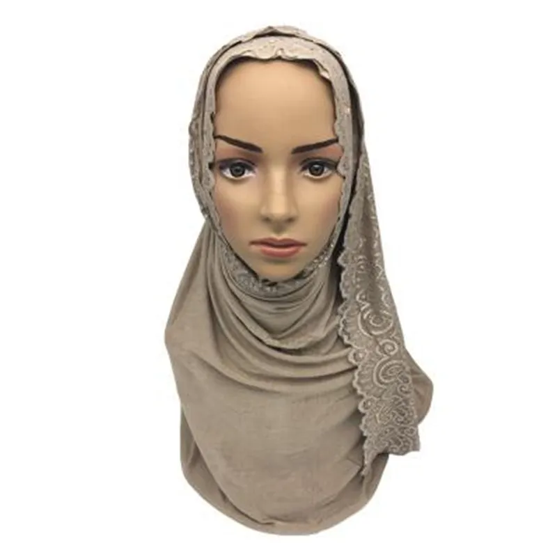 The new lace flower hot drill headscarf Muslim modal pure cotton Arabia lady's scarf
The new lace flower hot drill headscarf Muslim modal pure cotton Arabia lady's scarf