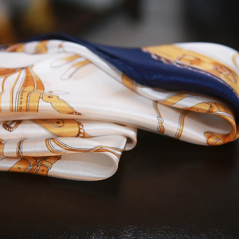 Top quality leather buckle gold navy blue silk scarf office lady printed 100% real silk scarf
Top quality leather buckle gold navy blue silk scarf office lady printed 100% real silk scarf