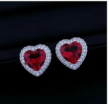 A red heart gem stone crystal Atmospheric heart-shaped red zircon Ear Studs corundum micro inlaid CZ Earrings Girls Wedd Earring
A red heart gem stone crystal Atmospheric heart-shaped red zircon Ear Studs corundum micro inlaid CZ Earrings Girls Wedd Earring