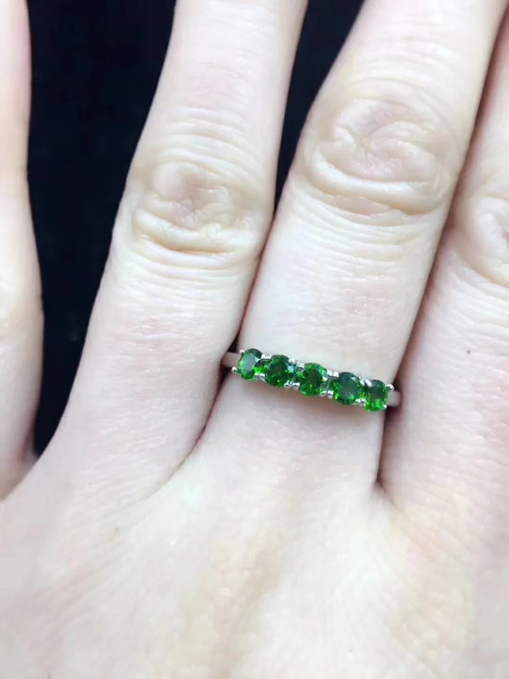 Fashion elegance Simple arrangement Natural green diopside Ring S925 Silver Natural Gemstone Ring girl Women party Ring Jewelry
Fashion elegance Simple arrangement Natural green diopside Ring S925 Silver Natural Gemstone Ring girl Women party Ring Jewelry