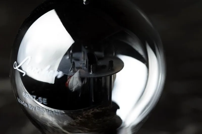 1PCS 6SN7-SE Vacuum Tube Katherin music Special Customize Version Black Plate Gold Pin Equivalent 6N8P 6H8C 6SN7 Matched Pair 
1PCS 6SN7-SE Vacuum Tube Katherin music Special Customize Version Black Plate Gold Pin Equivalent 6N8P 6H8C 6SN7 Matched Pair