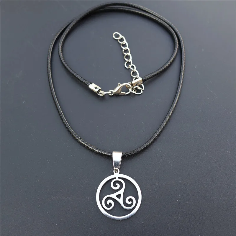 Teen Wolf Triskele Necklace Triskelion Allison Argent Pendant Stainless Steel and Cord Necklace
Teen Wolf Triskele Necklace Triskelion Allison Argent Pendant Stainless Steel and Cord Necklace