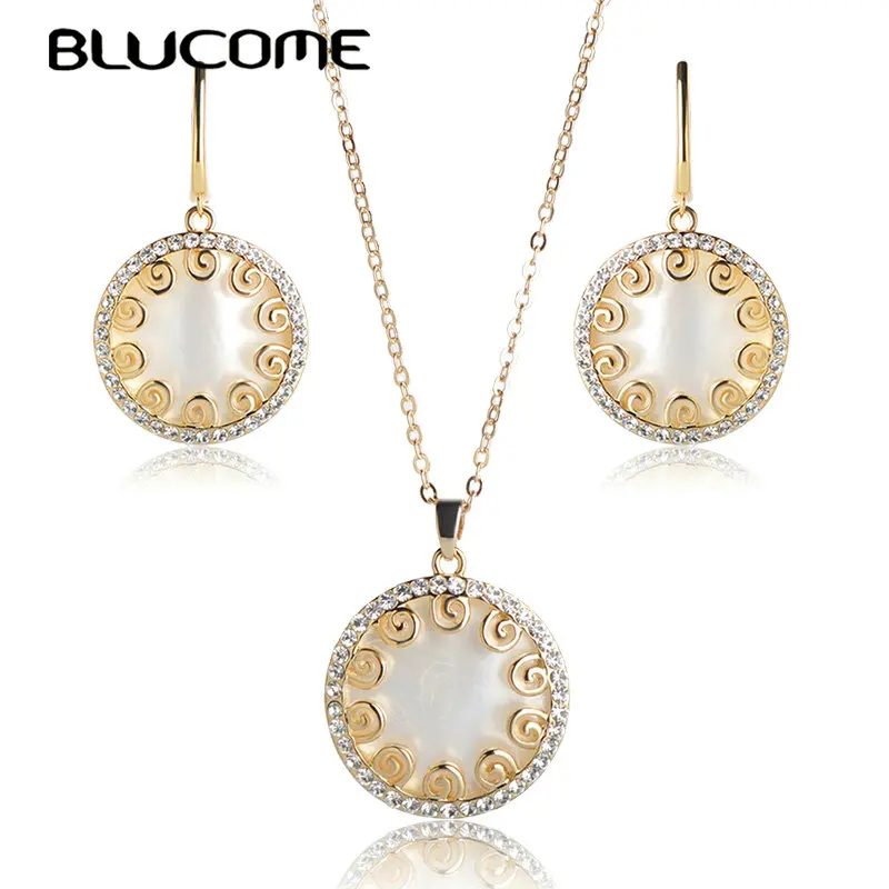 Blucome Fashion Necklace Earrings Set Crystal Shell Hollow Out Copper Jewelry Sets Girls Women Party Wedding Birthday Souvenirs
Blucome Fashion Necklace Earrings Set Crystal Shell Hollow Out Copper Jewelry Sets Girls Women Party Wedding Birthday Souvenirs
