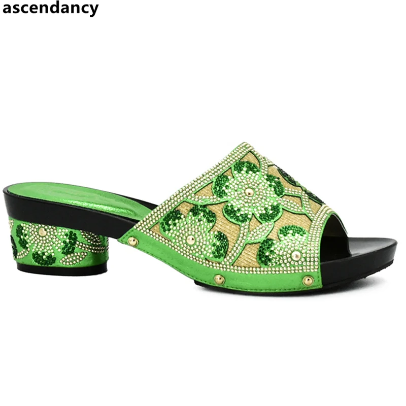 

Новейшие свадебные туфли зеленого цвета в африканском стиле Новое поступление элегантные Итальянские женские туфли с камнями на высоком каблуке женские туфли-лодочки Стразы