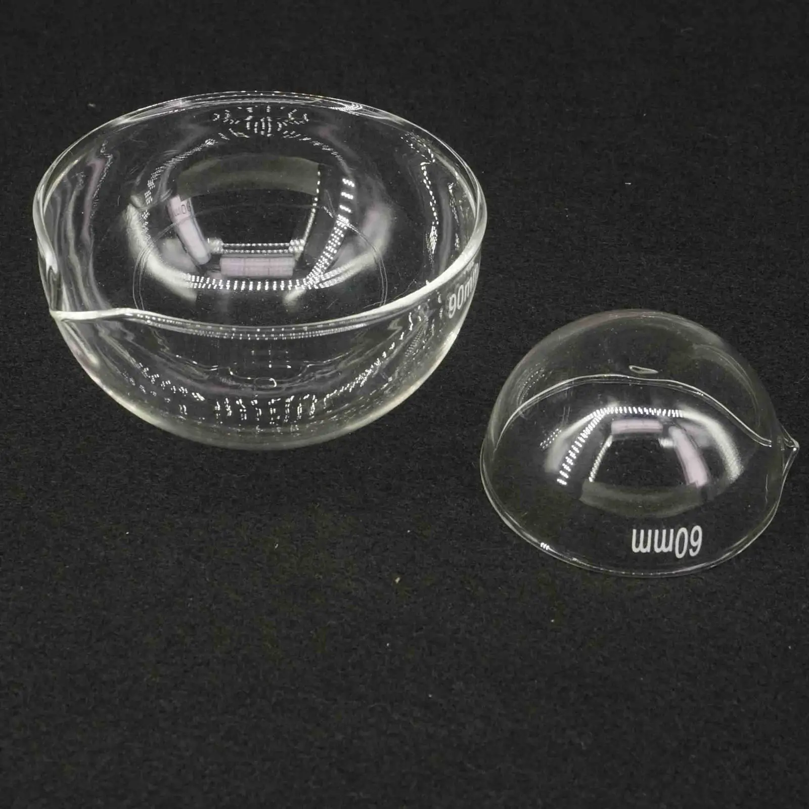 120mm/150mm Outer Diameter Lab Glass Evaporating Dish Round Bottom with Spout For Chemistry Laboratory
120mm/150mm Outer Diameter Lab Glass Evaporating Dish Round Bottom with Spout For Chemistry Laboratory