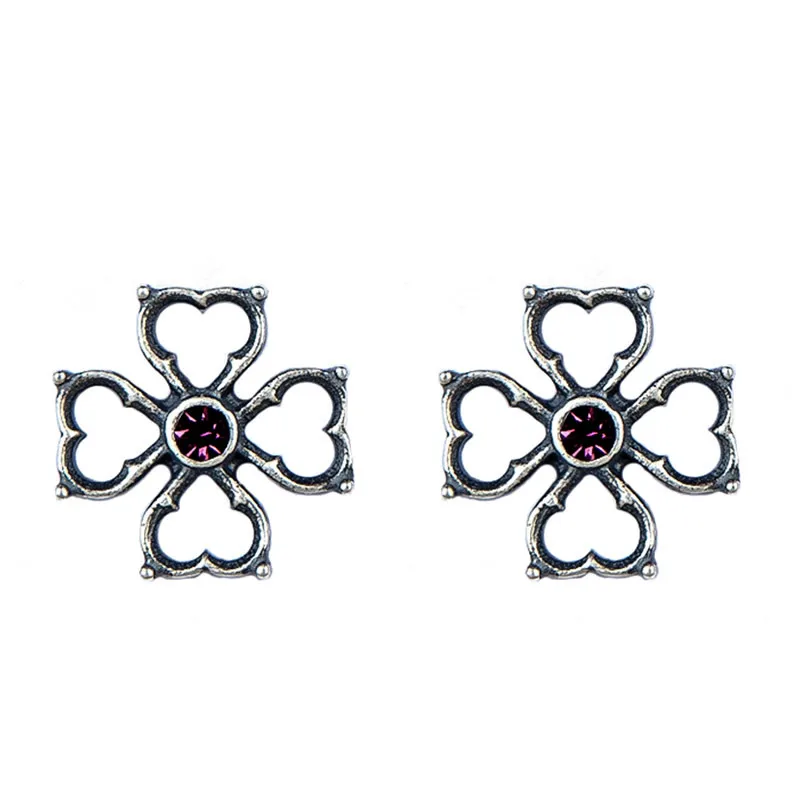 925 pure silver, personality, European and American retro queen cross flower ear studs.
925 pure silver, personality, European and American retro queen cross flower ear studs.