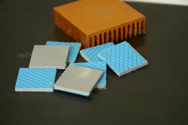 High thermal conductivity silica gel sheet Flexible for Miner server CPU IC Motherboard 0.5*20*20 Insulation cooling pads 6w/mk
High thermal conductivity silica gel sheet Flexible for Miner server CPU IC Motherboard 0.5*20*20 Insulation cooling pads 6w/mk