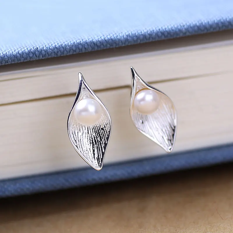 white fungus nail, Thailand handmade willow, pearl pure white fungus nail explosion, genuine silver
white fungus nail, Thailand handmade willow, pearl pure white fungus nail explosion, genuine silver