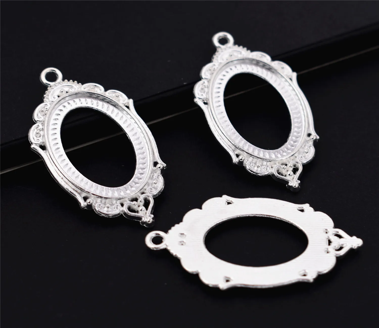 New Fashion 4pcs 18x25mm Inner Size Bright Silver Plated Simple Style Cabochon Base Cameo Setting Charms Pendant-A4-49
New Fashion 4pcs 18x25mm Inner Size Bright Silver Plated Simple Style Cabochon Base Cameo Setting Charms Pendant-A4-49