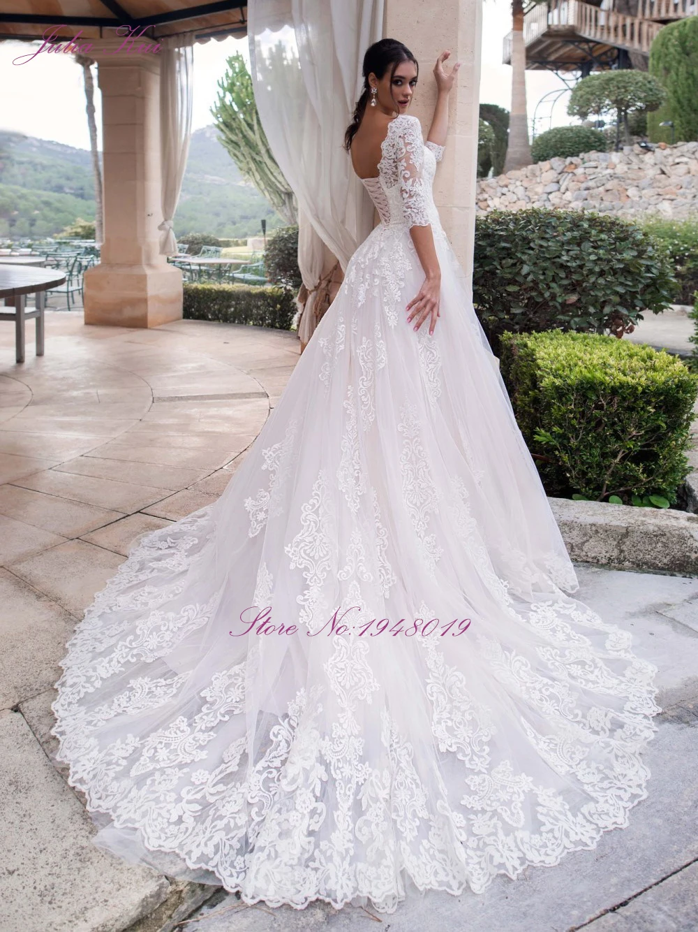 Julia Kui High Neck Half Sleeves A-line Wedding Dress Lace Up Embroidery Lace Chapel Train Bride Gown Vestido de noiva
Julia Kui High Neck Half Sleeves A-line Wedding Dress Lace Up Embroidery Lace Chapel Train Bride Gown Vestido de noiva