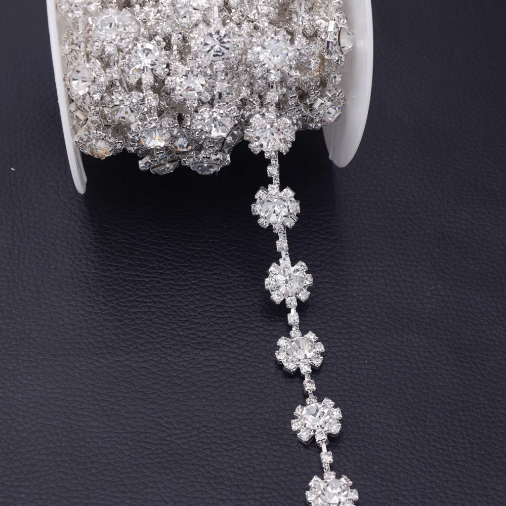 10yards crystal rhinestone wedding dress belt patches sew on trims appliques for clothing shoes bags handmade sewing HF-3221
10yards crystal rhinestone wedding dress belt patches sew on trims appliques for clothing shoes bags handmade sewing HF-3221