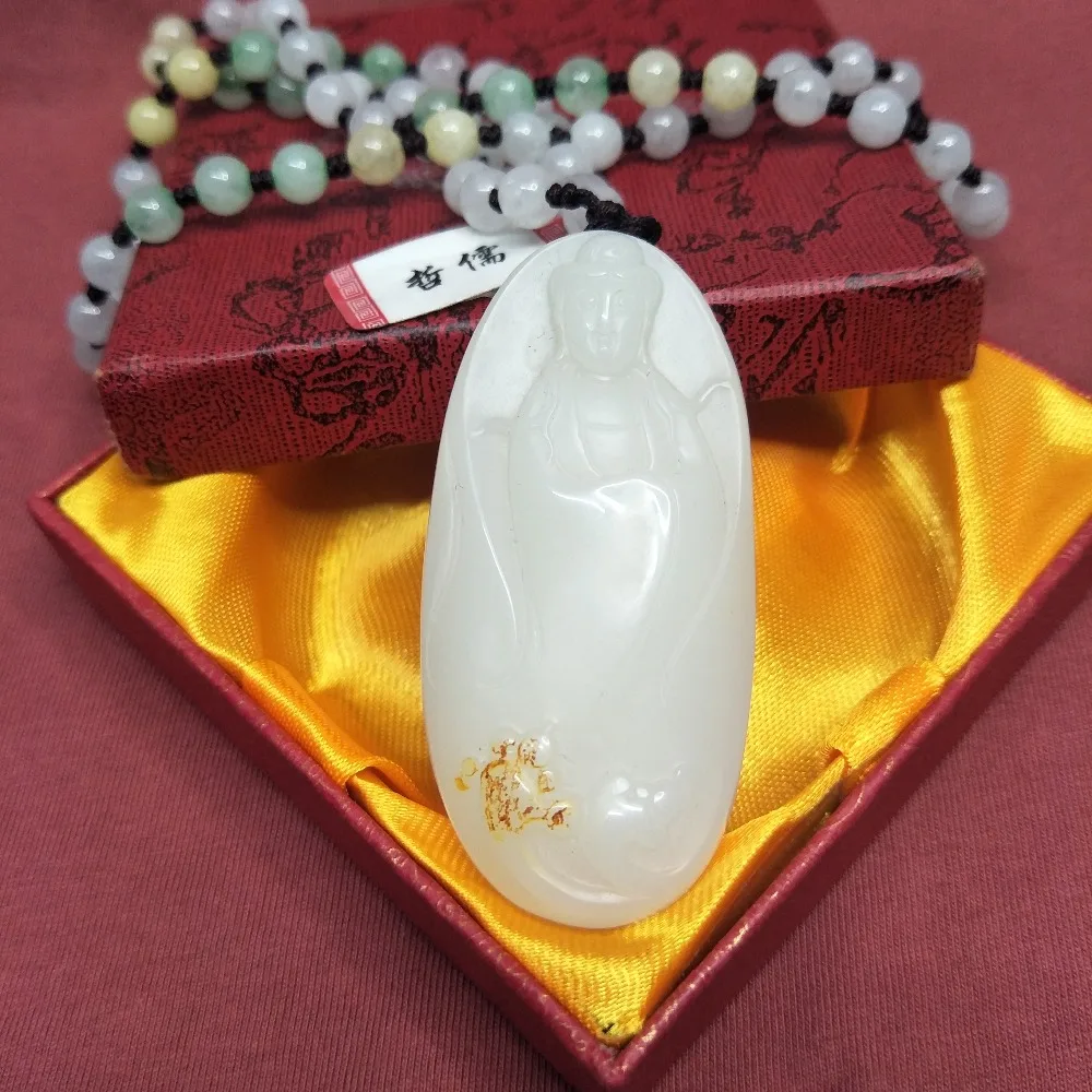 Wholesale price natural Hetian two-color original stone Jingdiao white station Guanyin pendant three color chain to send certifi
Wholesale price natural Hetian two-color original stone Jingdiao white station Guanyin pendant three color chain to send certifi