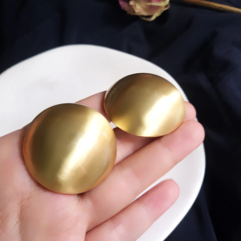3CM New Fashion Gold Color Matte Metal Button Stud Earrings Minimalist Round Coin Earrings For Women Party Weddings Jewelry Gift
3CM New Fashion Gold Color Matte Metal Button Stud Earrings Minimalist Round Coin Earrings For Women Party Weddings Jewelry Gift