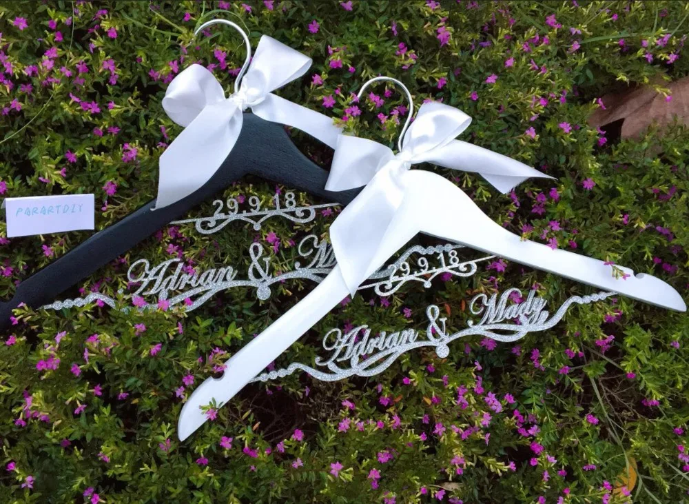 Personalized glitter silver Wedding dress Hangers Custom DATE Bridal Bride MRS Name Bridesmaid Gift Hanger party gifts favors
Personalized glitter silver Wedding dress Hangers Custom DATE Bridal Bride MRS Name Bridesmaid Gift Hanger party gifts favors