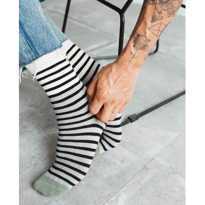 Men Women Cotton Socks High Quality Brand Design Style Classic Stripe Pattern Business Male Socks
Men Women Cotton Socks High Quality Brand Design Style Classic Stripe Pattern Business Male Socks