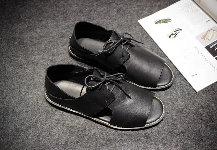 Personality cut out sandals fashion retro simple leather open-toed flat fish mouth outside Roman lace-up sandals leather
Personality cut out sandals fashion retro simple leather open-toed flat fish mouth outside Roman lace-up sandals leather