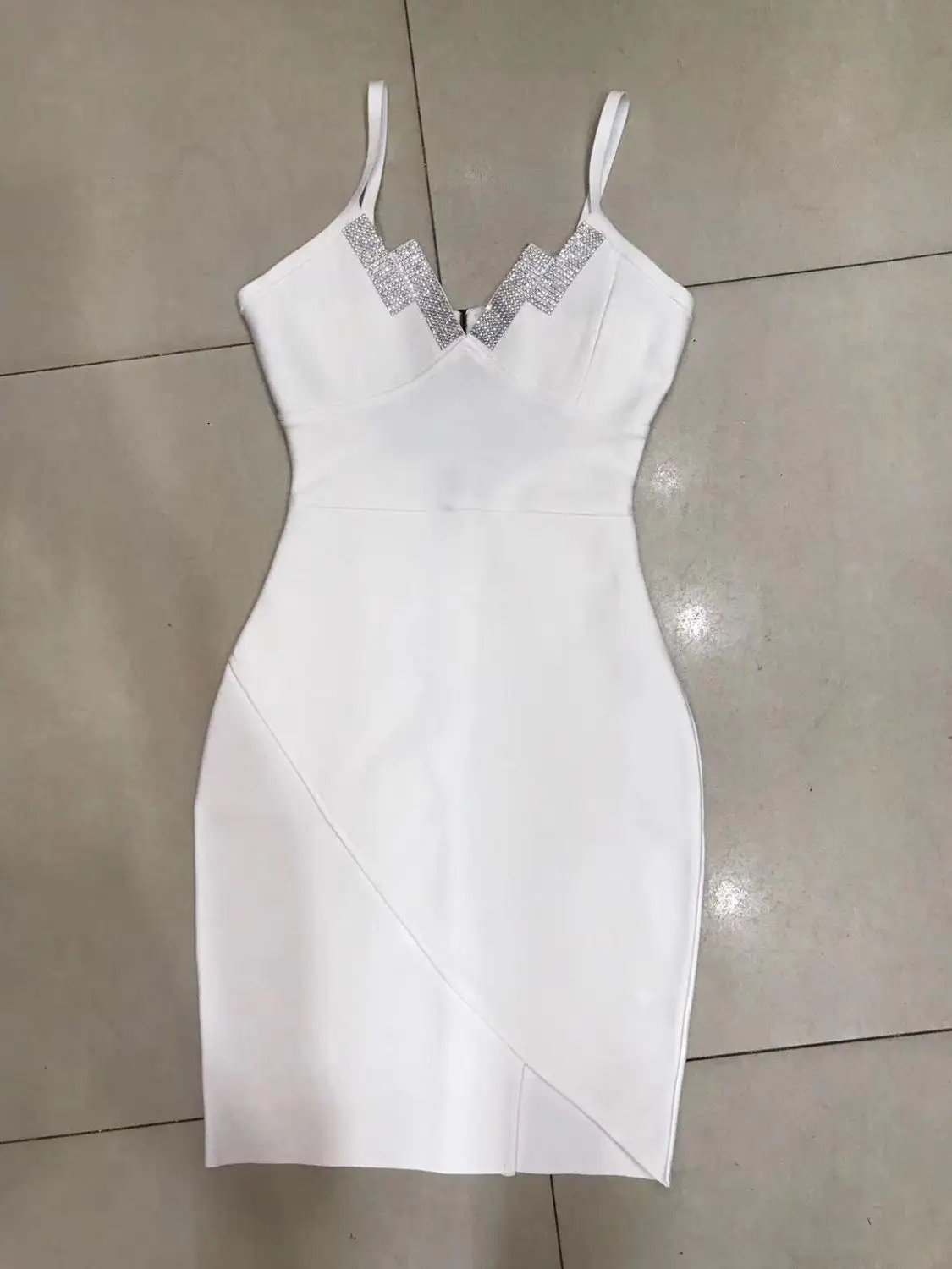 2019 New Women white Beading dress V-Neck sleeveless Vestido Celebrity Evening Party Bodycon Bandage Dresses
2019 New Women white Beading dress V-Neck sleeveless Vestido Celebrity Evening Party Bodycon Bandage Dresses