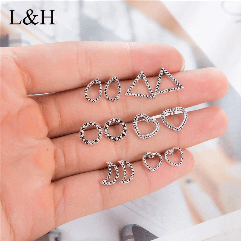 L & H 6 пар/компл., винтажные серьги-гвоздики, простые геометрические круглые серьги с Луной и сердцем, антикварные Серебристые серьги для женщ...
L & H 6 пар/компл., винтажные серьги-гвоздики, простые геометрические круглые серьги с Луной и сердцем, антикварные Серебристые серьги для женщ...