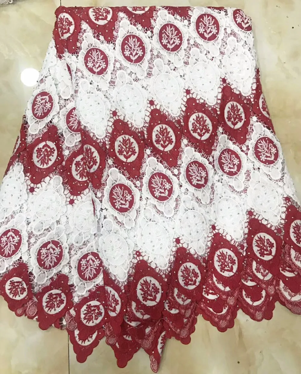 nigerian guipure lace embroidery fabrics flower pattern cord lace fabrics dubai wholesalefor wedding dress YYN03
nigerian guipure lace embroidery fabrics flower pattern cord lace fabrics dubai wholesalefor wedding dress YYN03