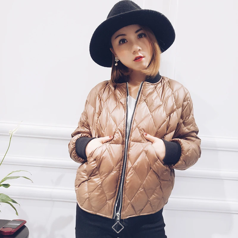 Ultra thin lightweight plaid fashion white duck down jackets women down coats outerwear 2018 new autumn winter collection
Ultra thin lightweight plaid fashion white duck down jackets women down coats outerwear 2018 new autumn winter collection