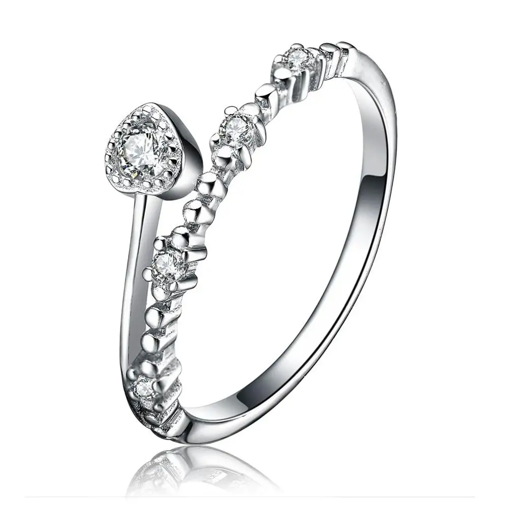 Женское кольцо из серебра 100% пробы с фианитом
Женское кольцо из серебра 100% пробы с фианитом